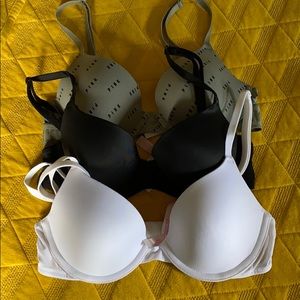 PINK Bras 32B